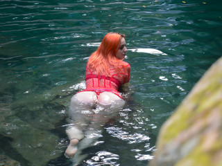 Alter: 25 / Wassermann - Alter: 163 / normal - Geschlecht: weiblich - Ausrichtung: bisexuell - Haare: rot / sehr lang - Piercing: Gesicht - bewebmaster-Alter: A - Hautfarbe: latina - Augen: braun - Rasur: vollrasiert